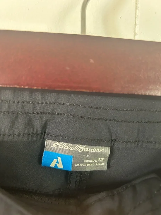 Eddie Bauer First Ascent Guide Pro Shorts Womens size 12 Black Nylon Stretch - Picture 5 of 12